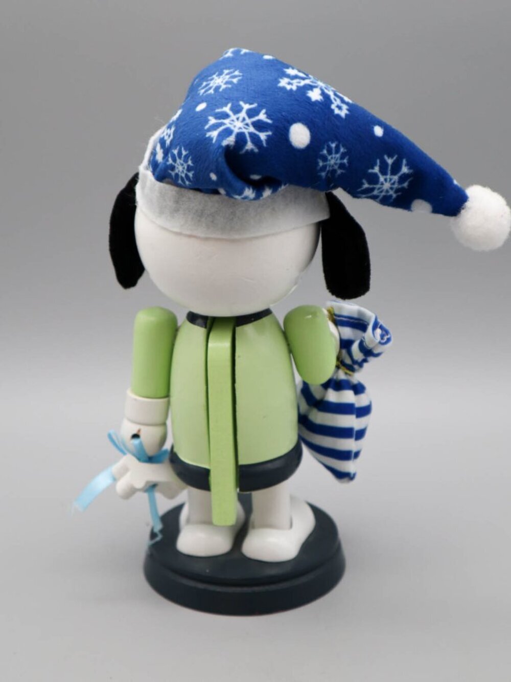 2017 Peanuts Snoopy Wooden Nutcracker Figurine Christmas Decor DanDee - Picture 3 of 6